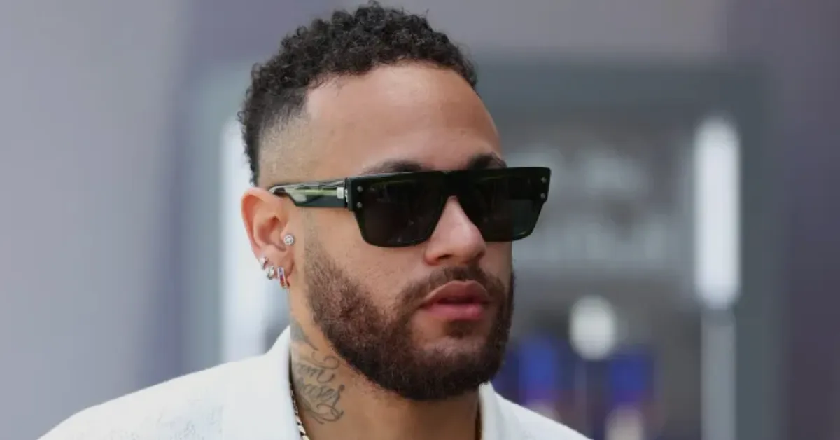 Santos FC: Novos Uniformes Umbro e Homenagem a Neymar Impulsionam Vendas
