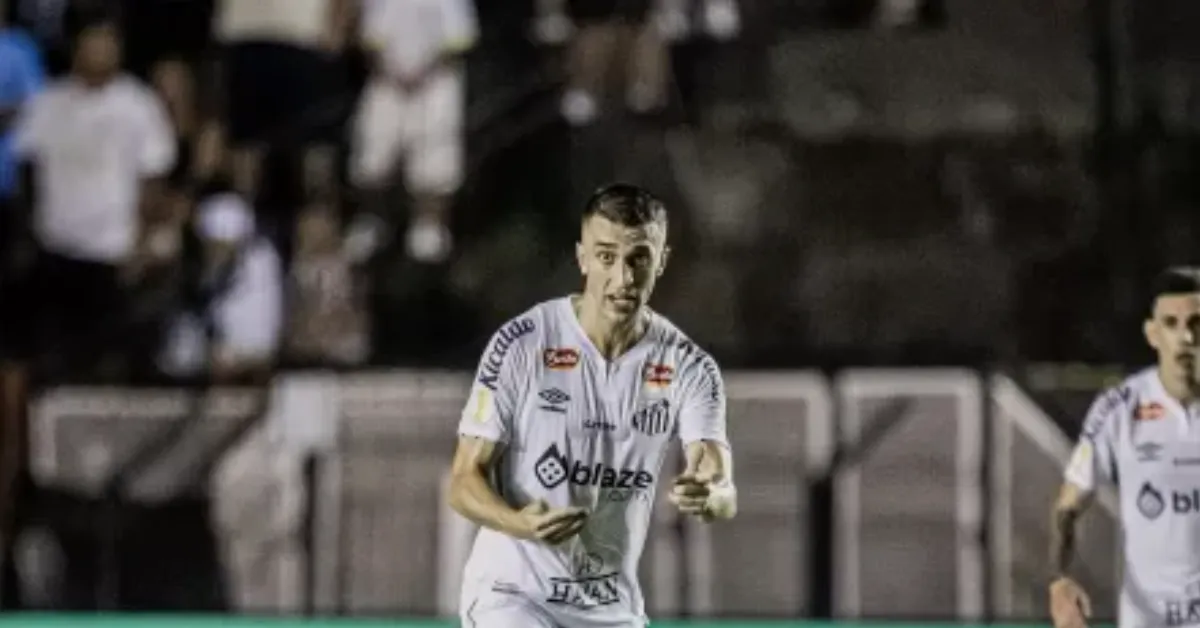João Schmidt: Renovação Contratual em Santos Versus Interesse Externo