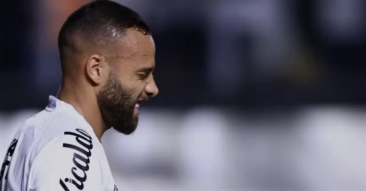 Guilherme: Pressão da Torcida e Futuro Incerto no Santos