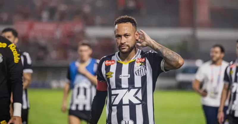 Léo Baptistão Reencontra Neymar no Santos: Bastidores do CT Rei Pelé e Treinos Intensos