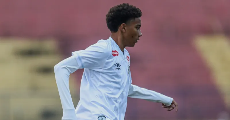 Estreia de Robinho Jr. no Santos: Jovem Talento Muda Rota do Peixe