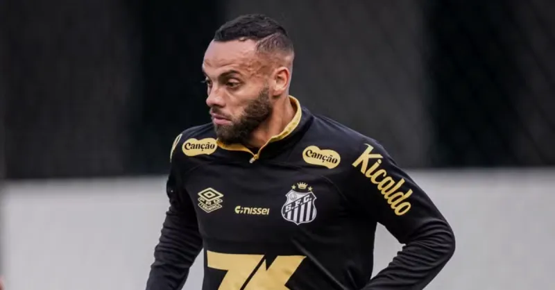 Santos FC: Retorno de Guilherme Vira Trunfo Crucial Contra o Cruzeiro no Brasileirão