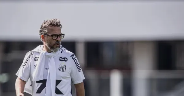 Santos: Cleber Xavier Alcança Estabilidade e Busca Confirmação Contra o Vasco