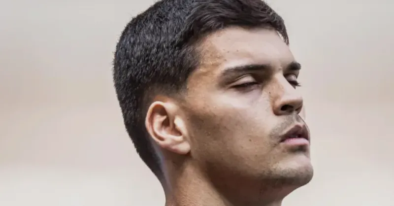 Goleiro do Santos em Protocolo de Concussão: Brazão é Dúvida Crucial para o San-São