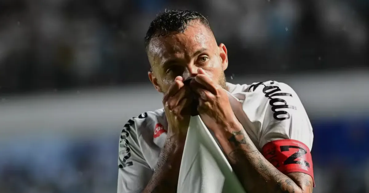 Guilherme: De Alvo da Torcida a Capitão Decisivo no Santos de Vojvoda