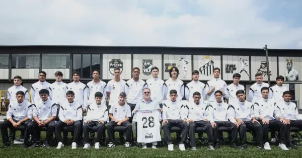 Santos Firma Contrato com 25 Jovens da Base: Investimento Crucial na Geração Futura da Vila