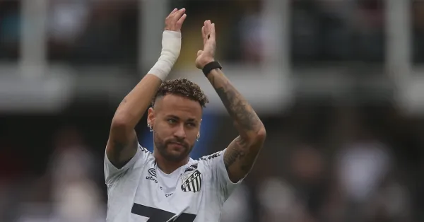Neymar no Santos: Cirurgia Crucial e a Jornada Rumo à Copa de 2026