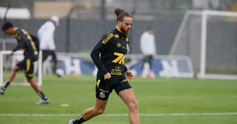 Santos Desliga Atacante Brahimi: Curta Passagem Chega ao Fim